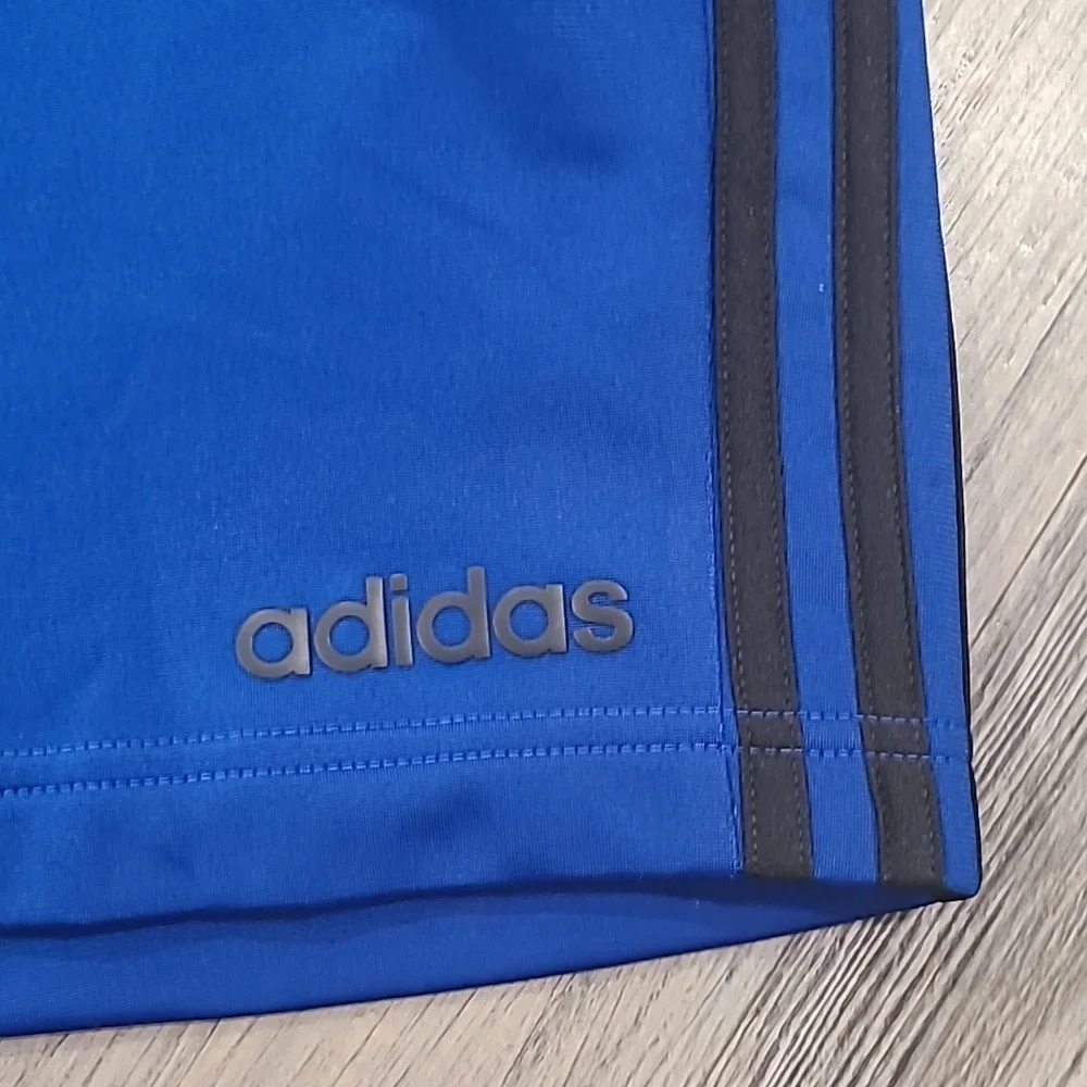 Adidas Essentials 3 Steipes Shorts Size Small